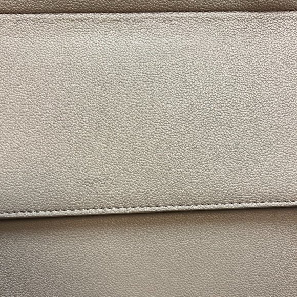 Elegant Cream Crossbody Bag - Picture 13 of 13